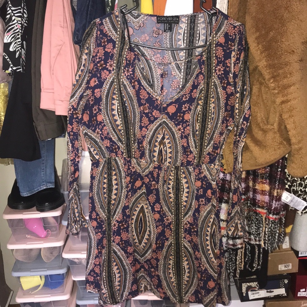 Hippie inspired dress balloon sleeves